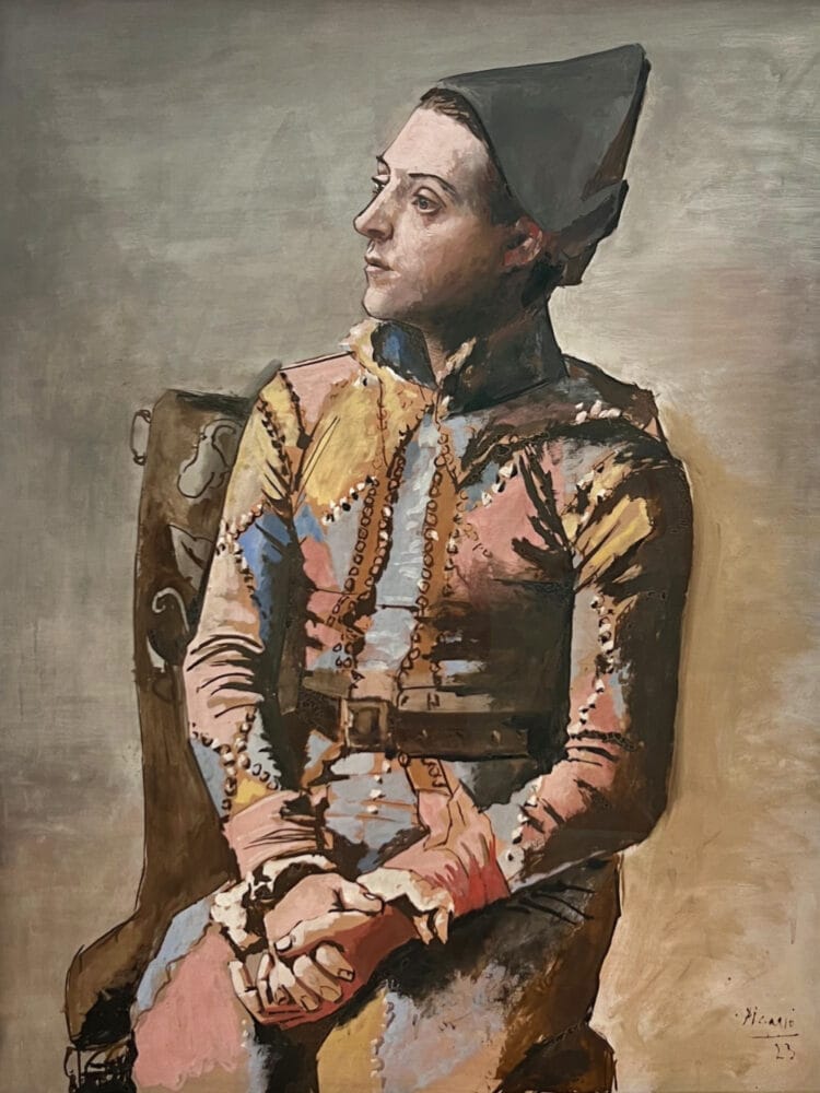 Seated Harlequin (Sitzender Harlekin / Arlequin assis), 1923