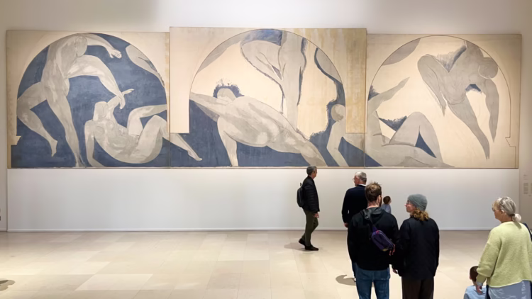 The free Museum of Modern Art (Musée d’Art Moderne de Paris) offers an easy way to see 20th-century and contemporary art inside the Palais de Tokyo.