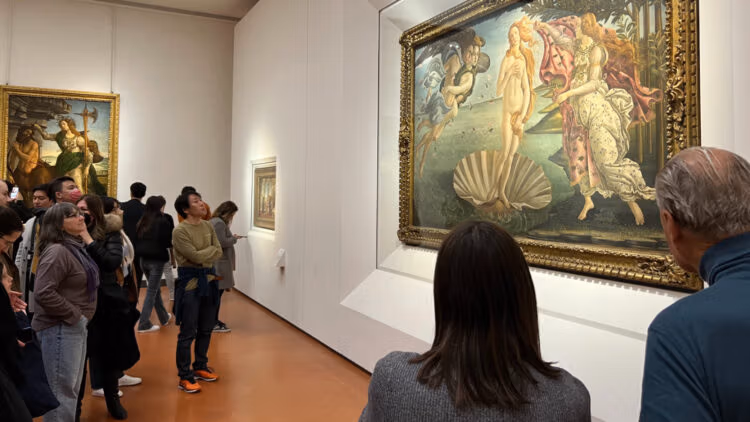Guided tour of the Uffizi Museum in Florence at the Birth of Visit by Botticelli